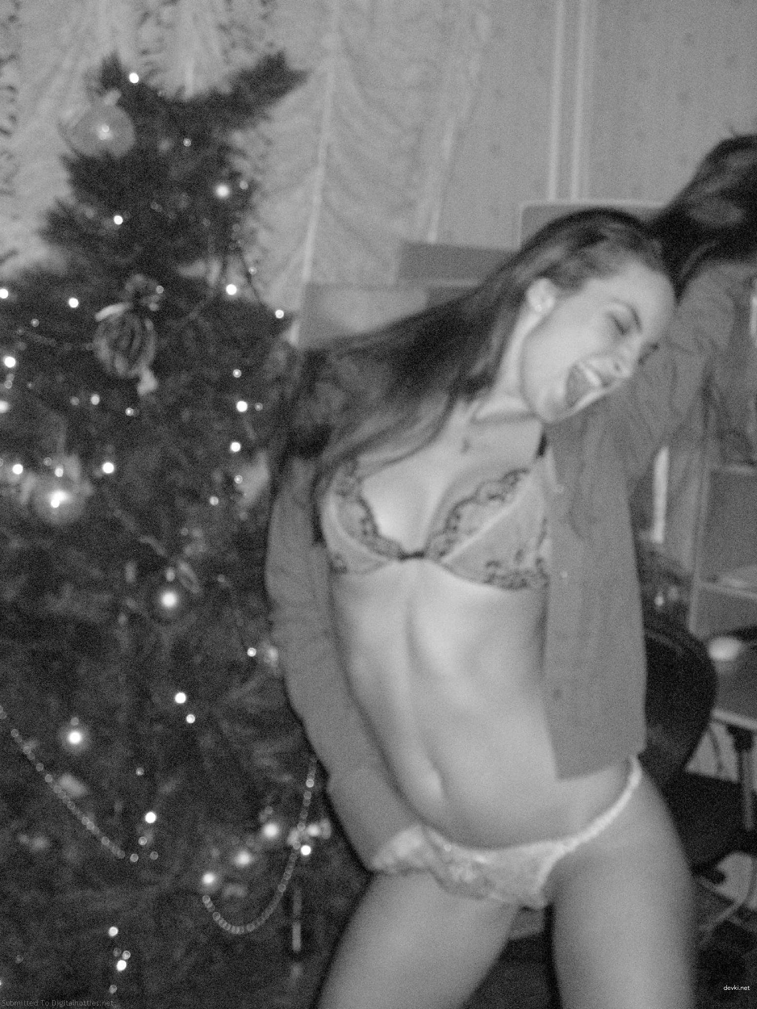 Sensual Blowjob from Gorgeous Girl - Explicit Oral Sex Photo