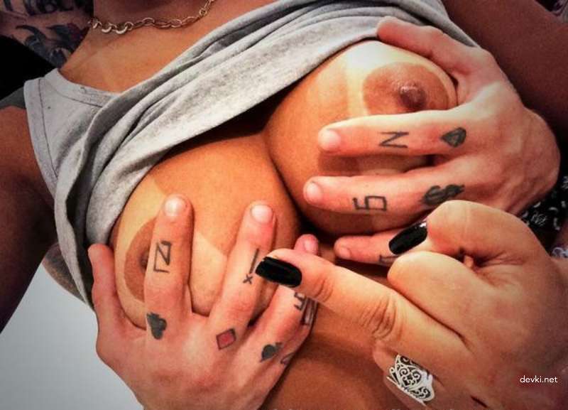 Seductive Selfies: Hot Lady's Erotic Amateur Photos