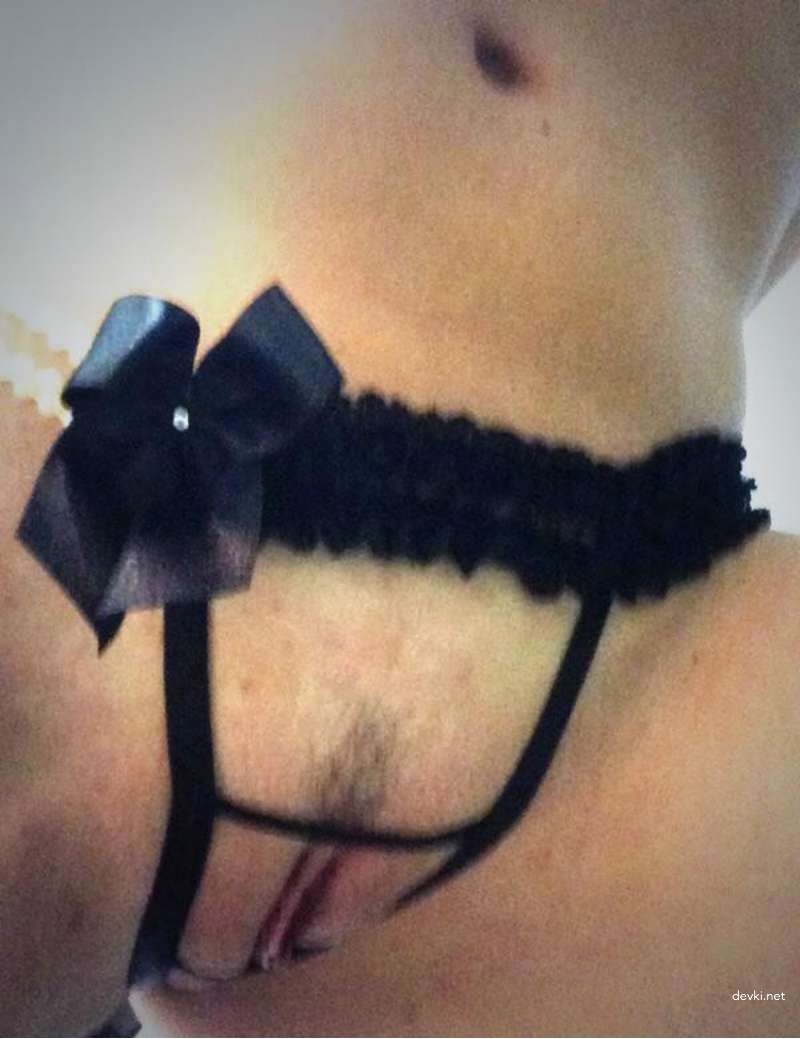 Seductive Selfies: Hot Lady's Erotic Amateur Photos