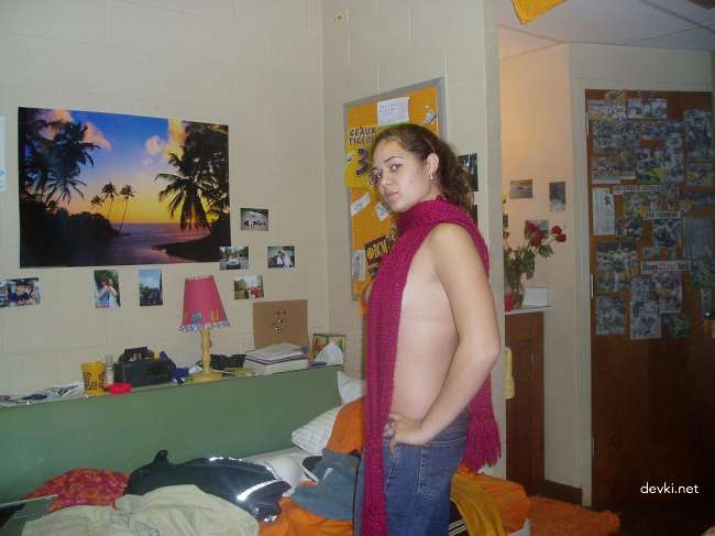 Naked in Dorm: Explicit Amateur Photo of Nude College Girl Caught in Dormitory