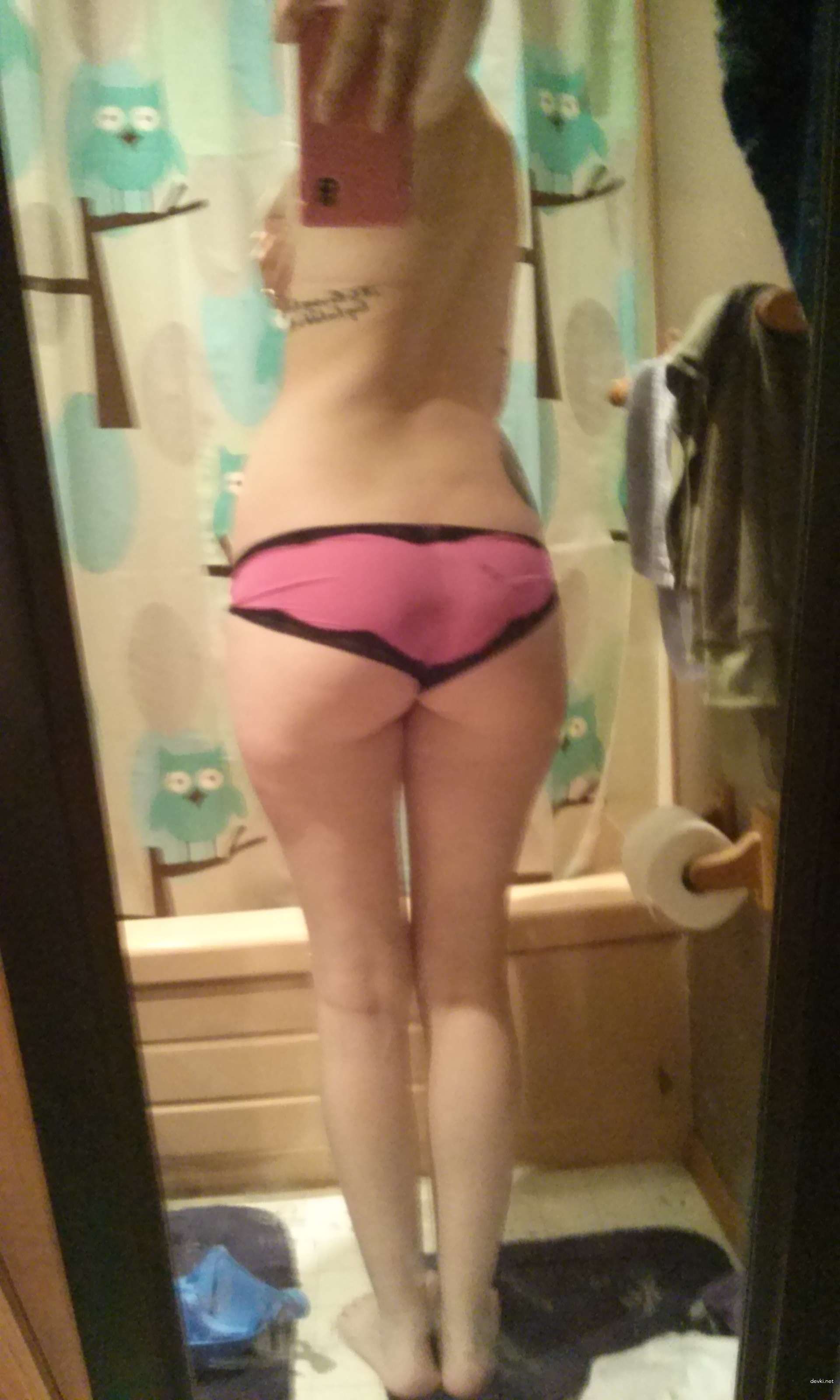 Explicit Amateur Selfies of Young Girlfriend: Private and Intimate Photos
