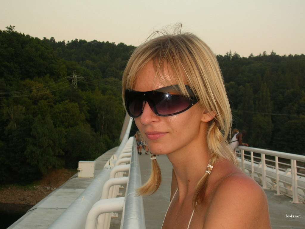 Attractive Woman with Great Figure: Explicit Amateur Photo