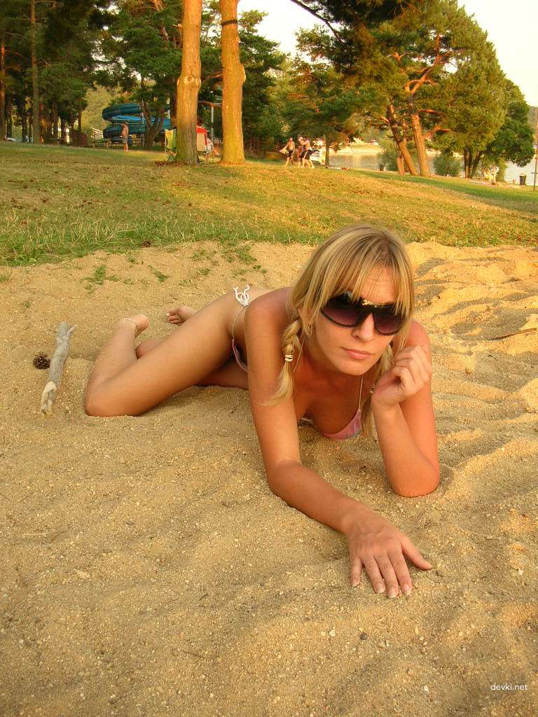 Attractive Woman with Great Figure: Explicit Amateur Photo