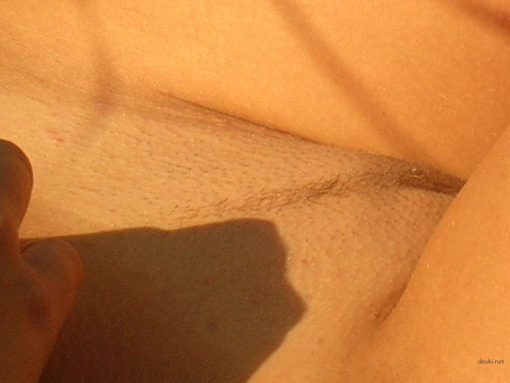 Attractive Woman with Great Figure: Explicit Amateur Photo