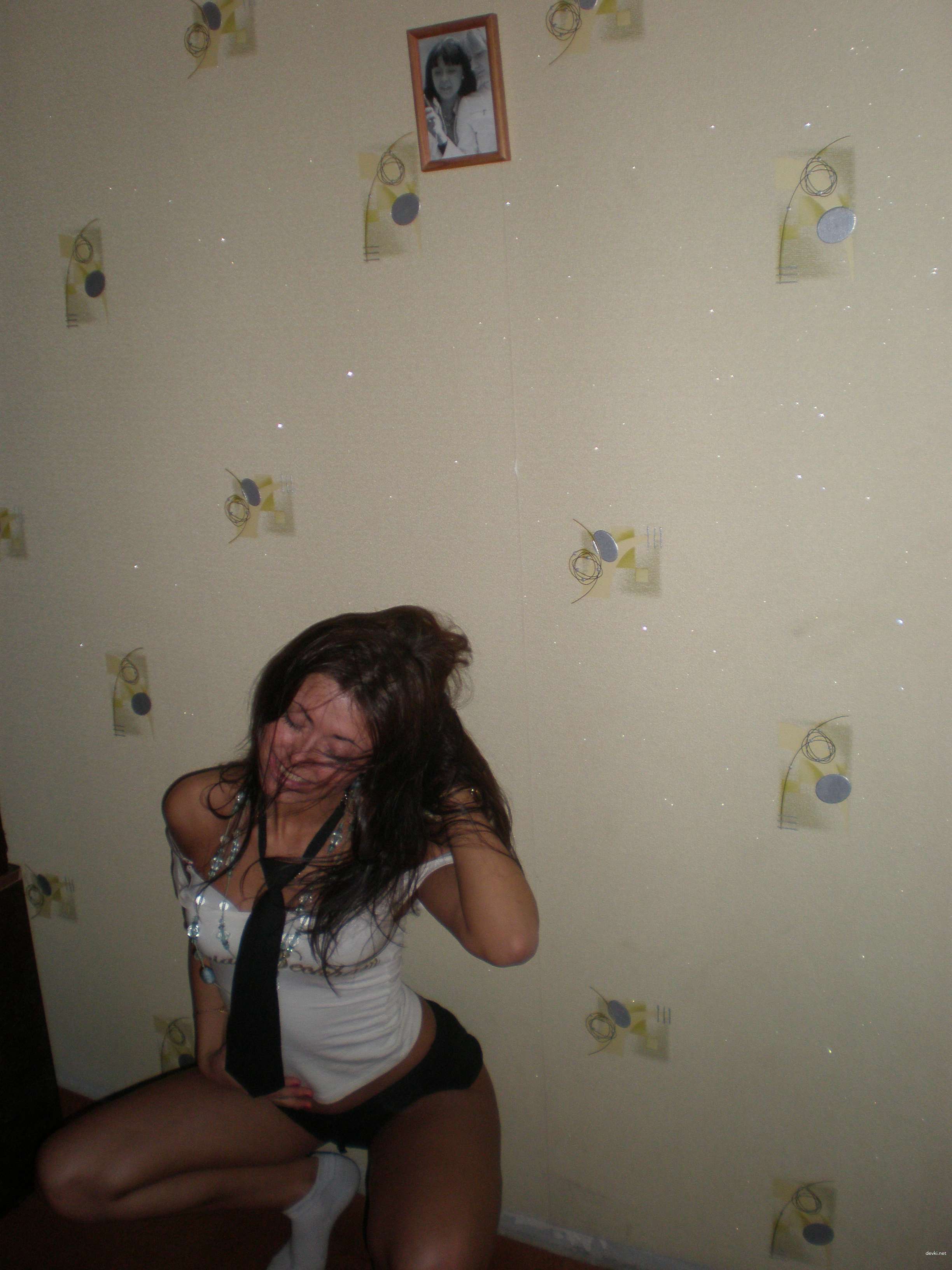 Amateur Girlfriend with Stunning Booty Exposed