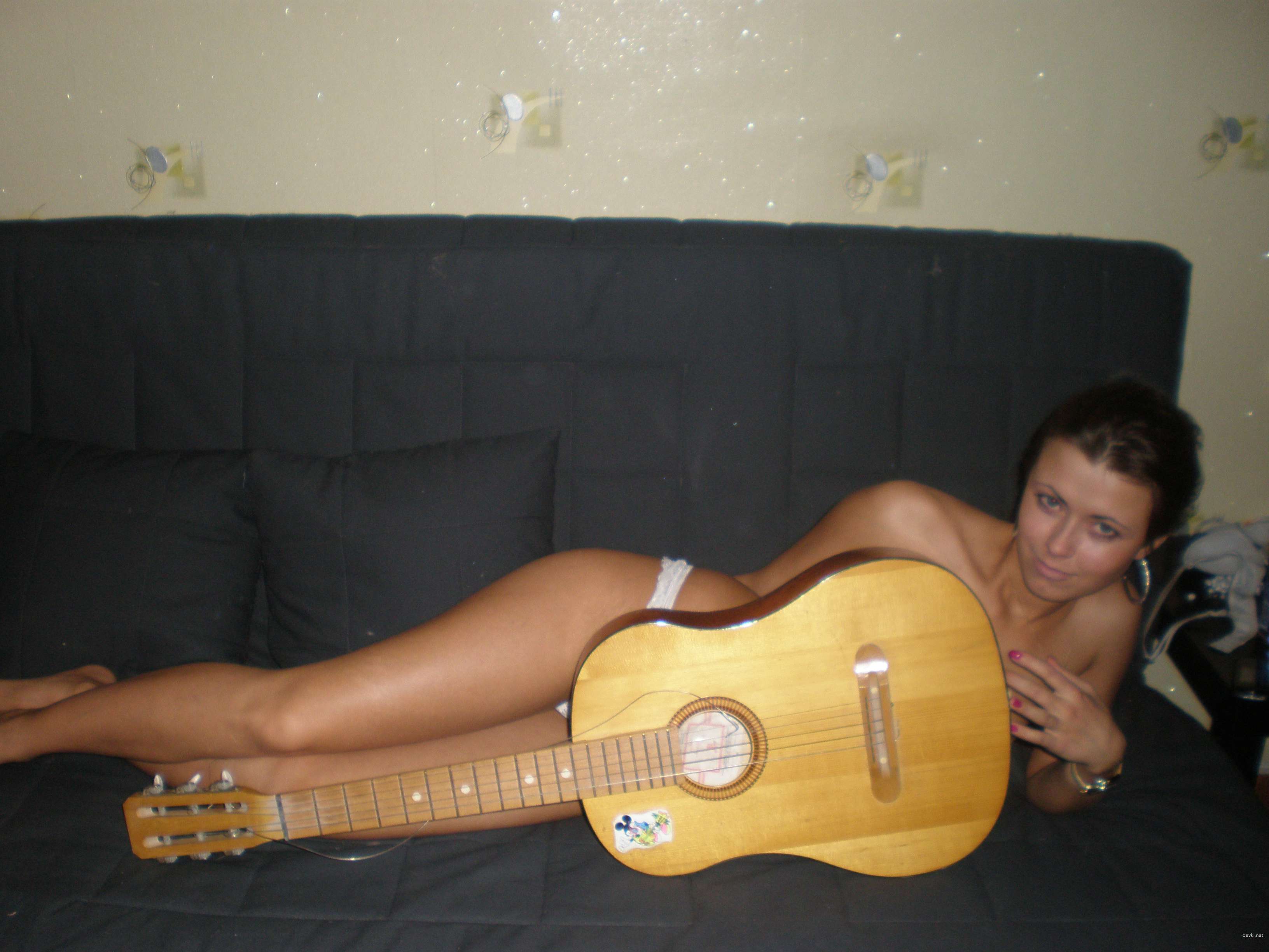 Amateur Girlfriend with Stunning Booty Exposed