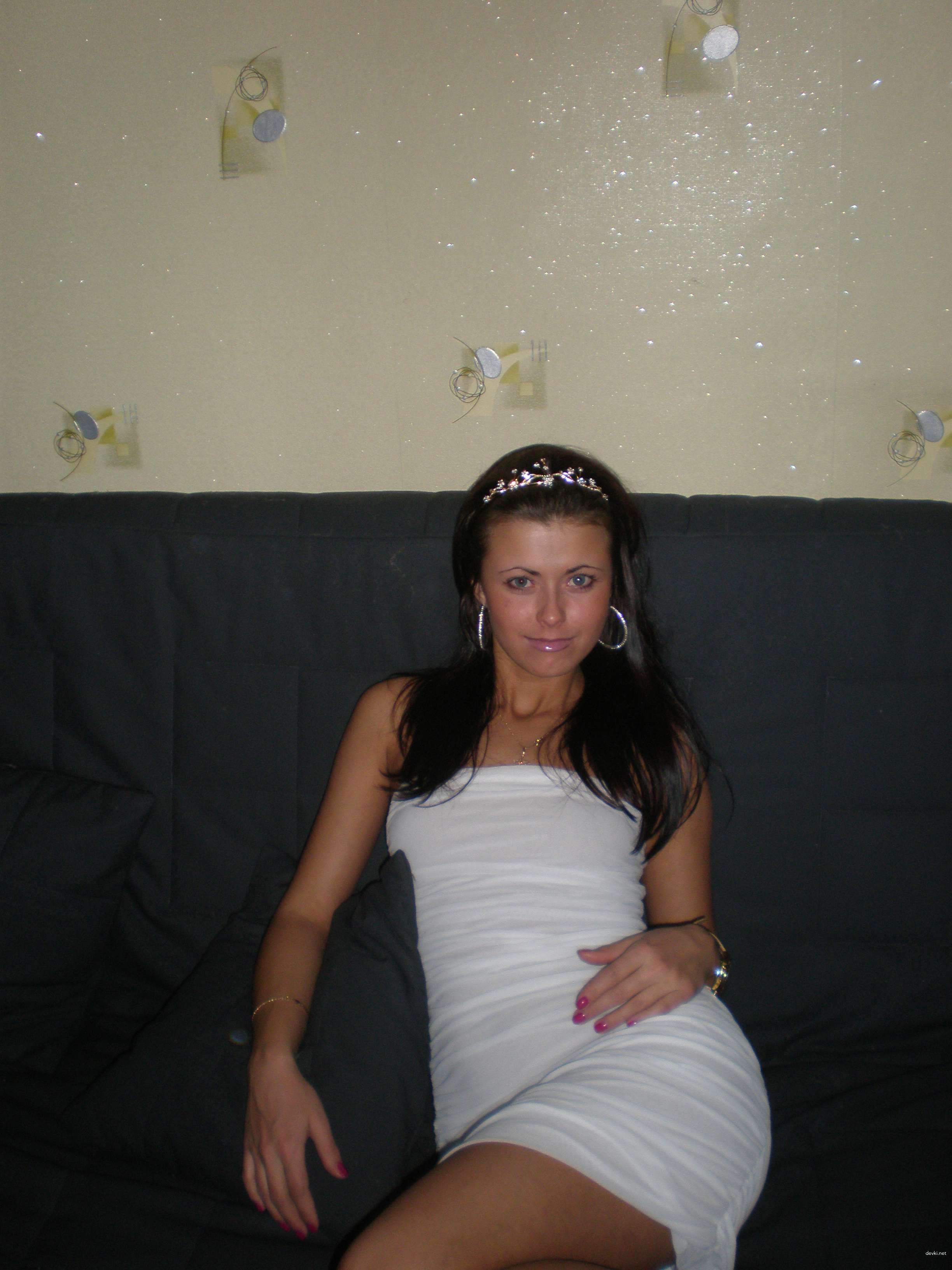 Amateur Girlfriend with Stunning Booty Exposed