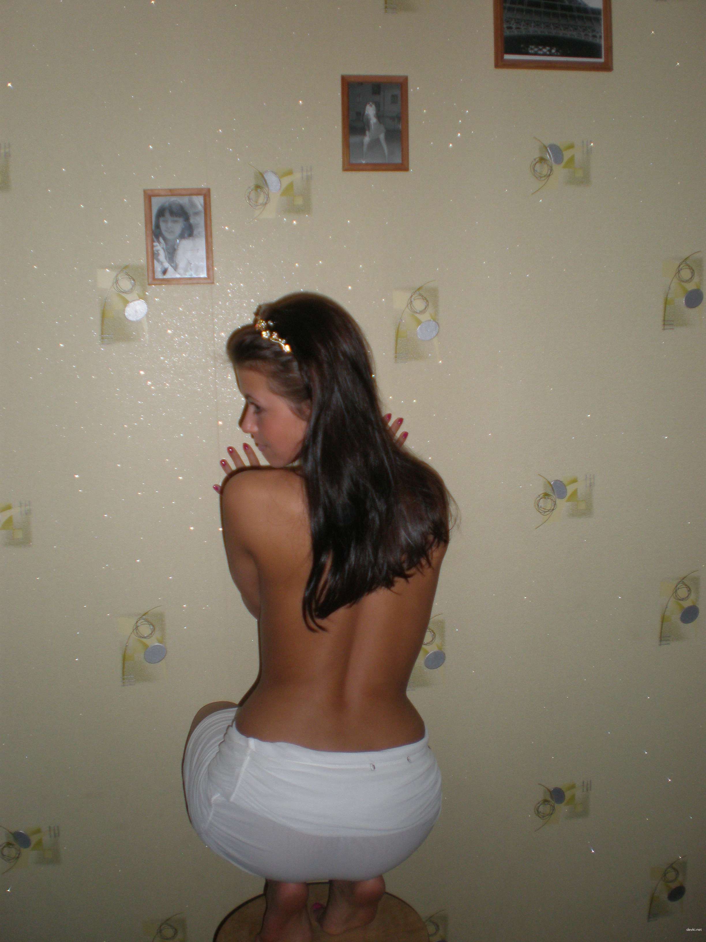 Amateur Girlfriend with Stunning Booty Exposed