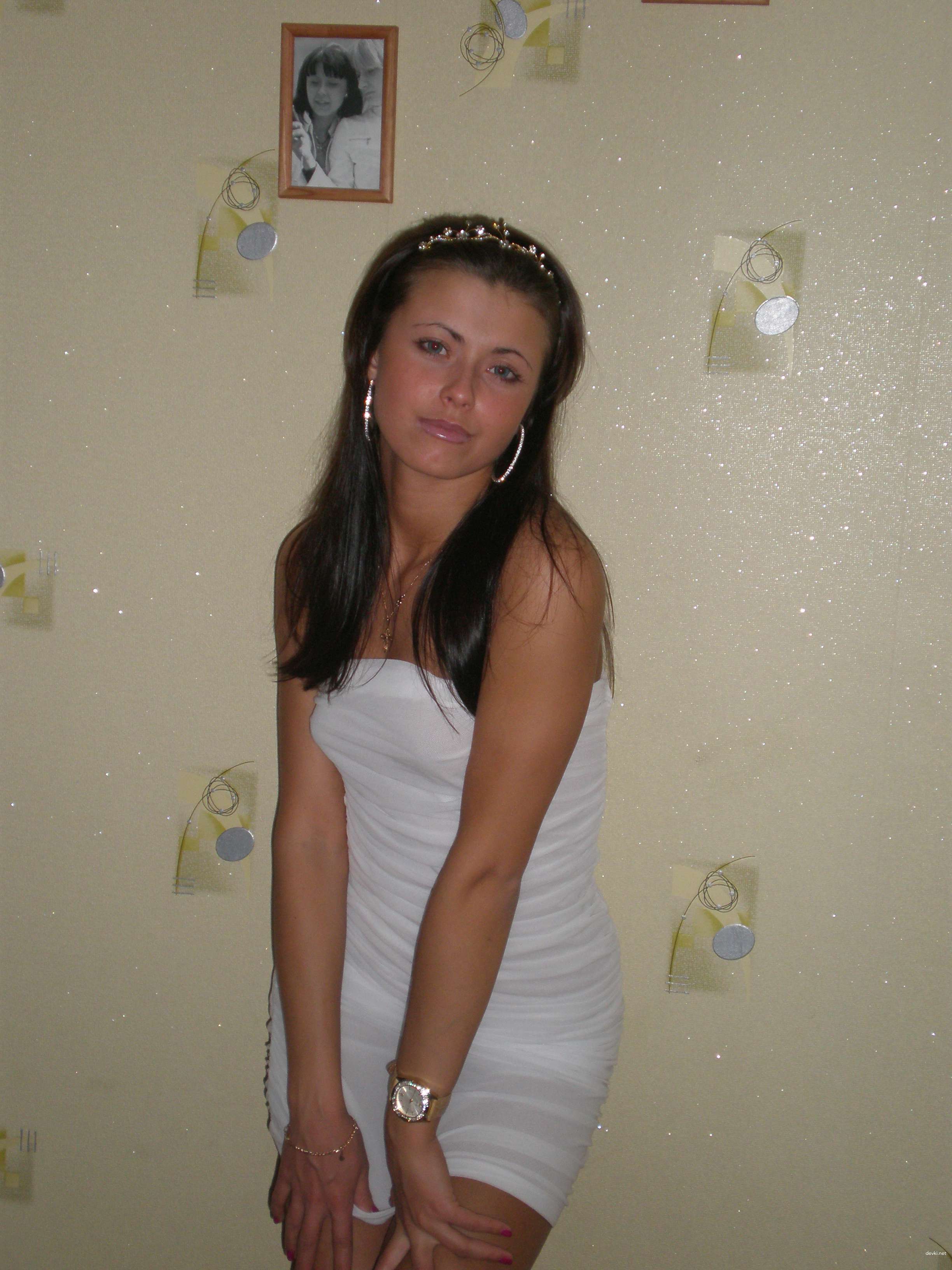 Amateur Girlfriend with Stunning Booty Exposed