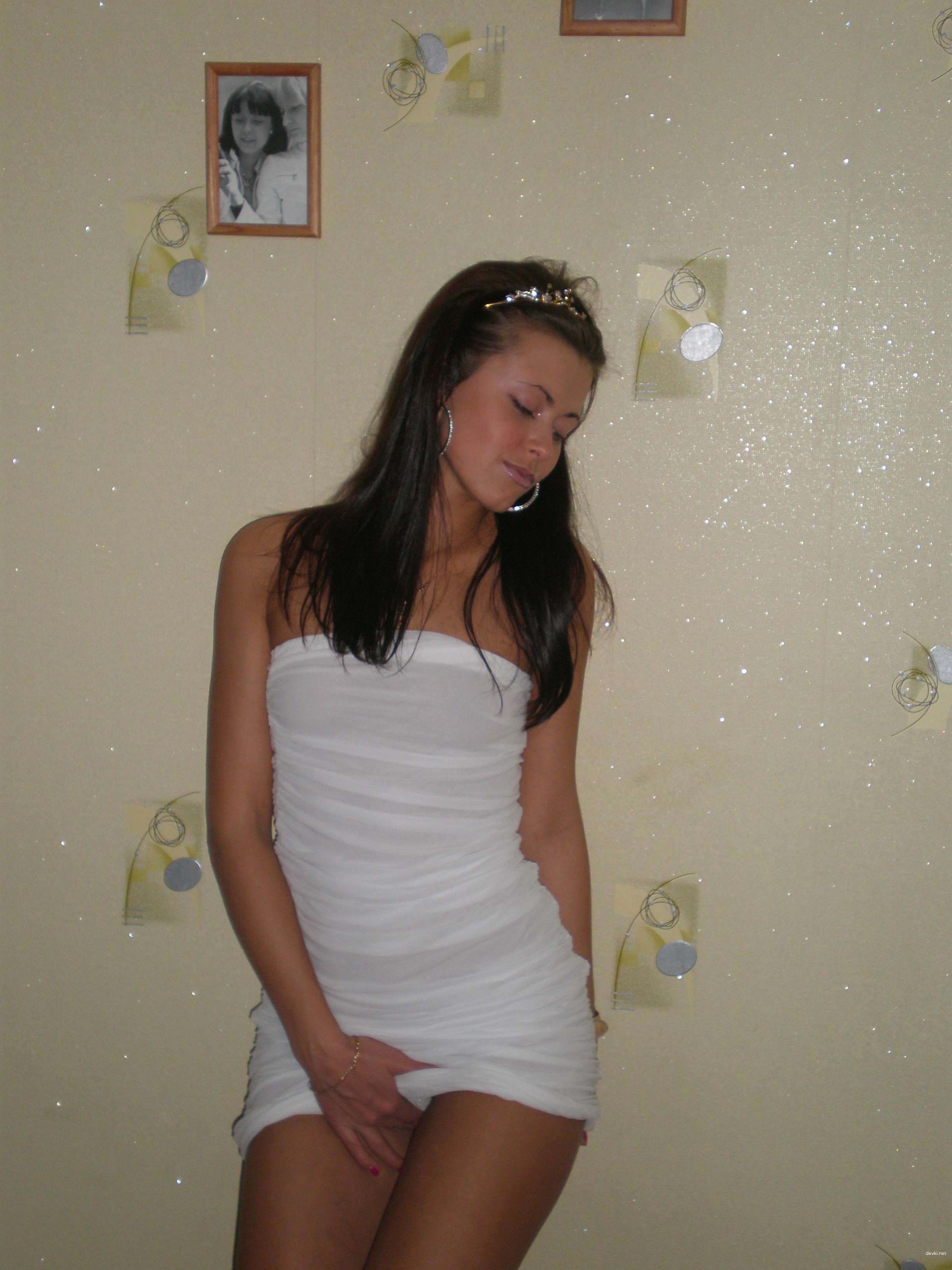 Amateur Girlfriend with Stunning Booty Exposed