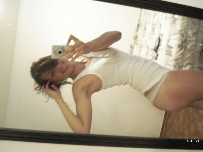 Explicit Amateur Photo: Naked Curly-Haired Mulatto Girl Exposed