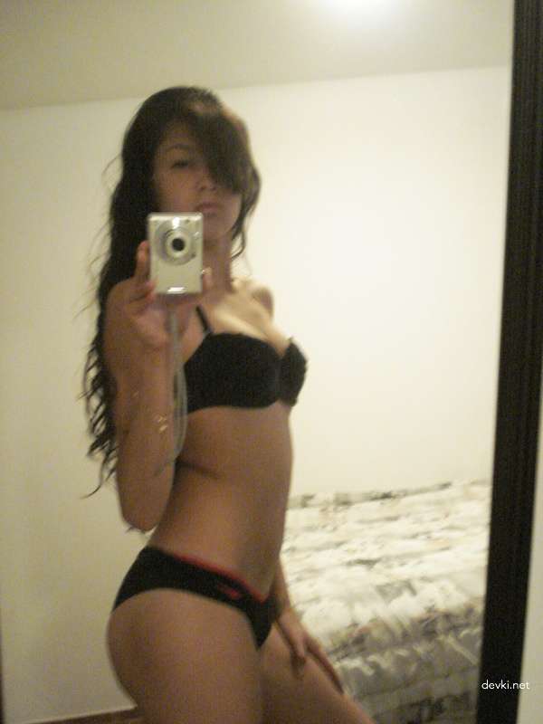 Explicit Amateur Photo: Naked Curly-Haired Mulatto Girl Exposed