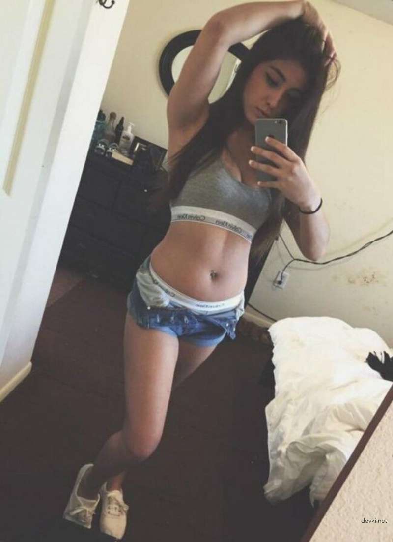 Hot Amateur Selfie of Sexy Girl - Explicit and Seductive Photo