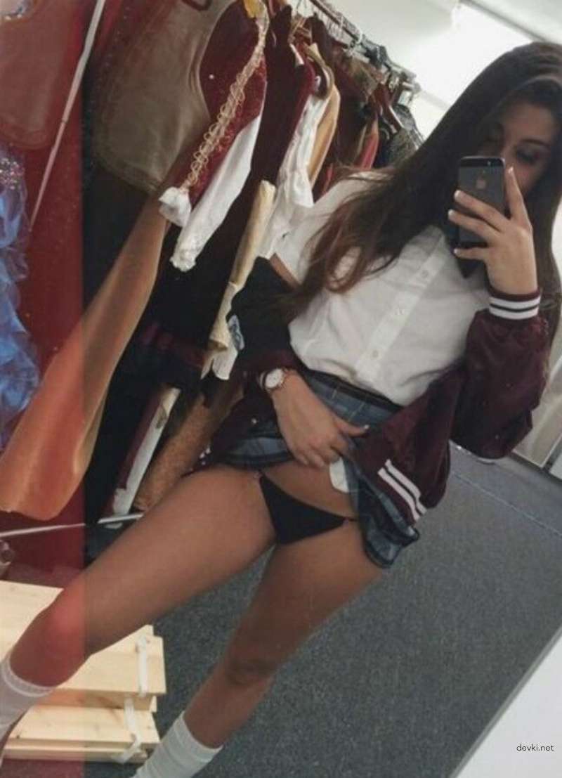 Hot Amateur Selfie of Sexy Girl - Explicit and Seductive Photo