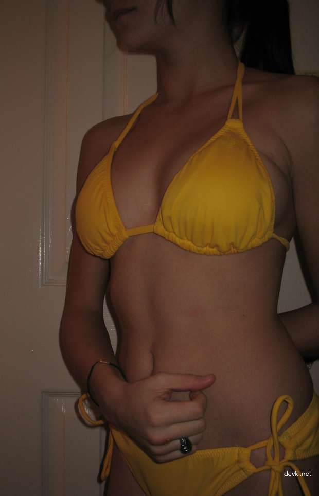 Explicit Brunette Babes Collection: Naked and Naughty Photos
