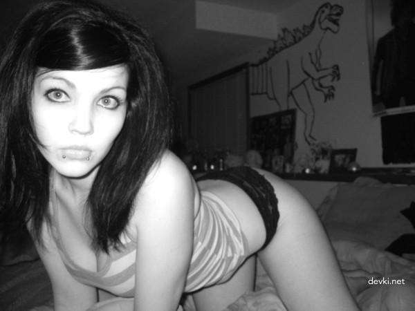 Explicit Emo Girls Collection: Amateur Photos with Hot and Sexy Poses