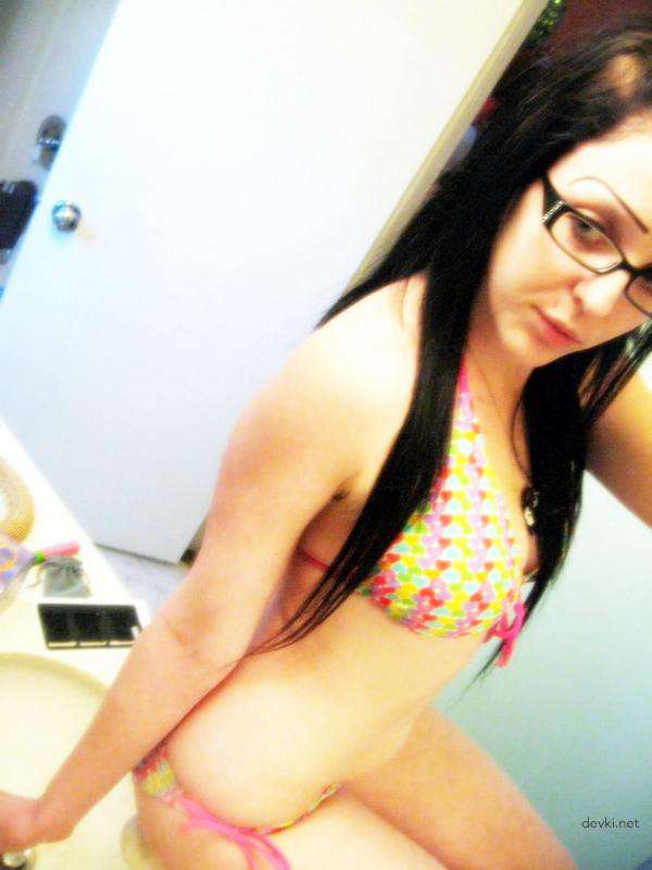 Explicit Emo Girls Collection: Amateur Photos with Hot and Sexy Poses