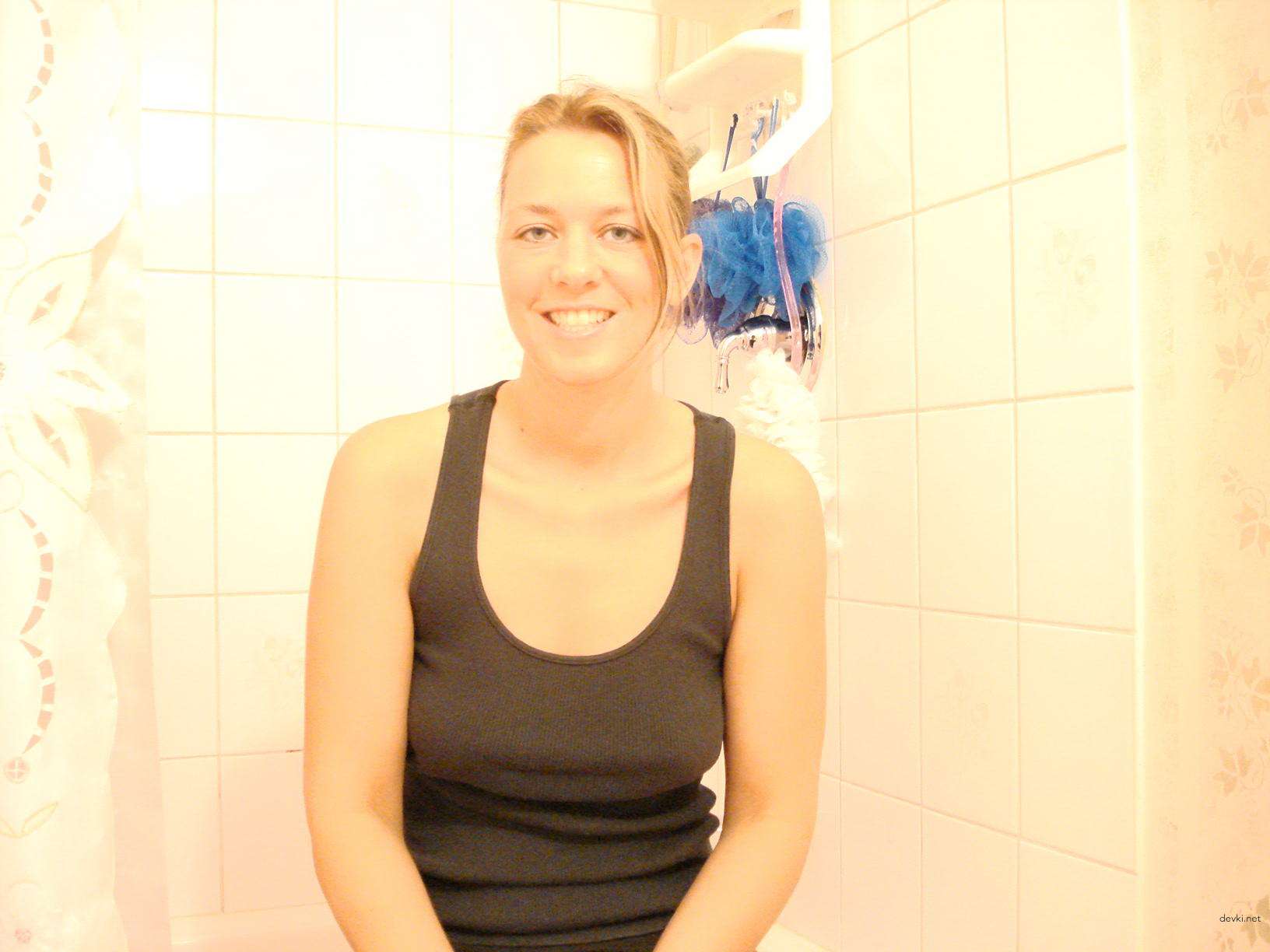 Mature Bride's Amateur Erotic Photoshoot: Explicit and Seductive Beauty