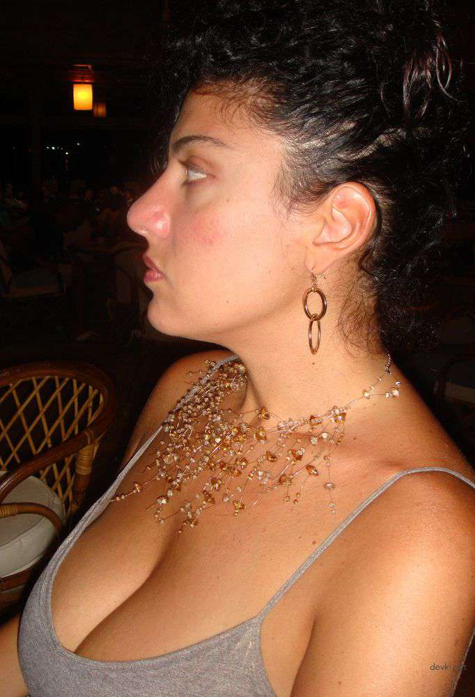 Explicit Nude Girl Poses on Vacation - Amateur Photo