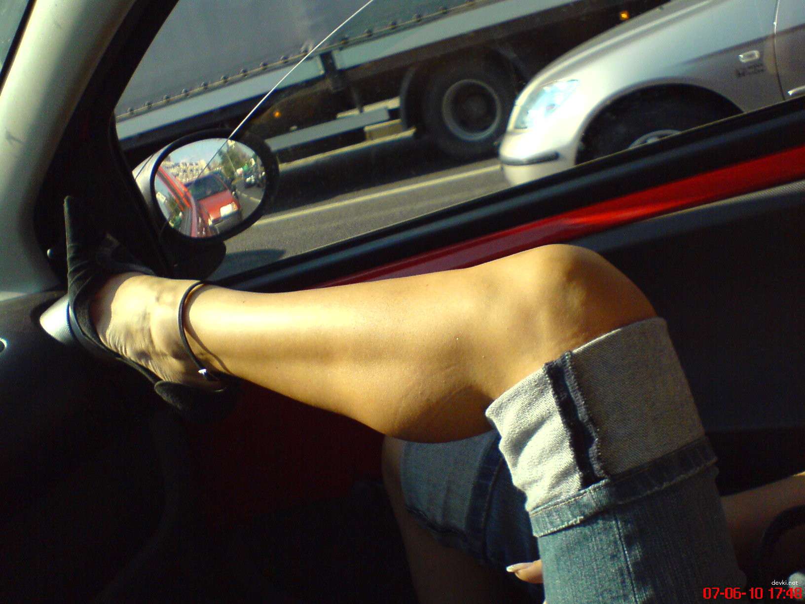 Private Explicit Photo of Beautiful Amateur Girl - Uncensored Selfie Shot