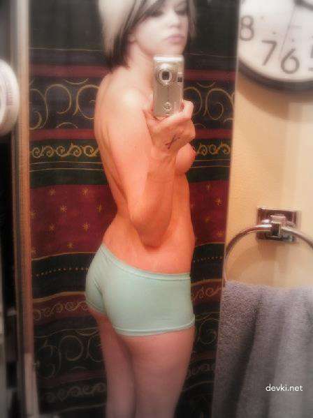 Explicit Collection of Naked Emo Girls: Hot and Horny Teens Exposed