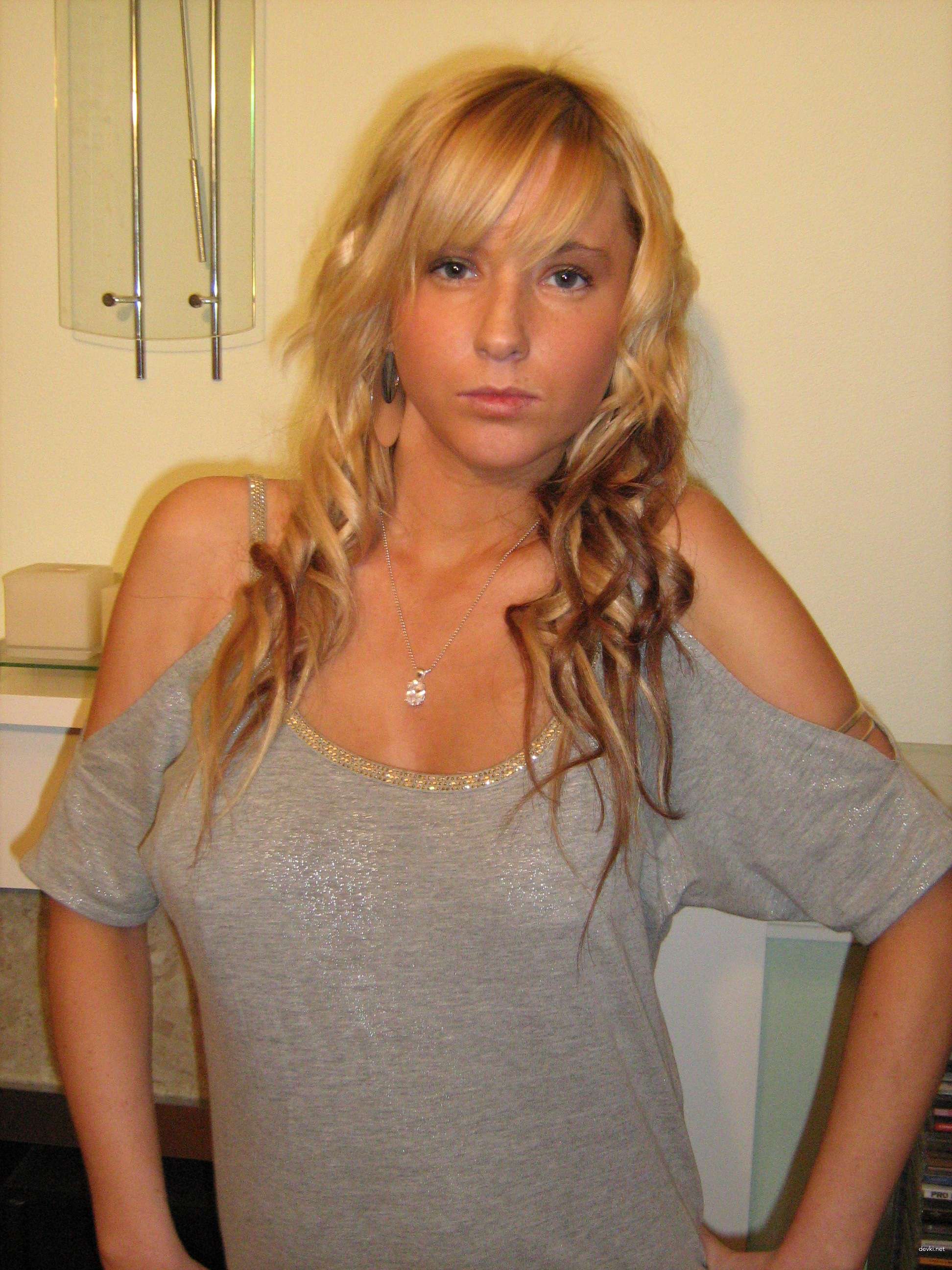 Seductive Topless Blonde Amateur Photo Shoot - Explicit and Provocative Shot