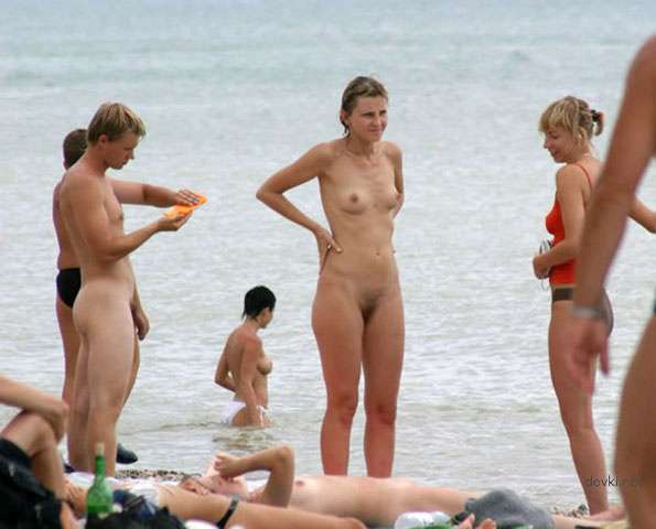 Private Nude Beach Photos: Amateur Nudists Sunbathing Explicitly