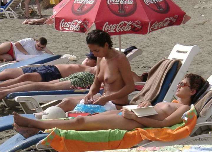Private Nude Beach Photos: Amateur Nudists Sunbathing Explicitly