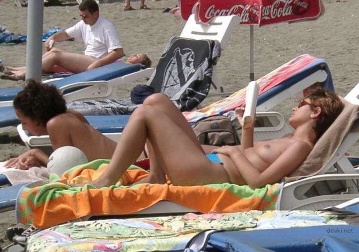 Private Nude Beach Photos: Amateur Nudists Sunbathing Explicitly
