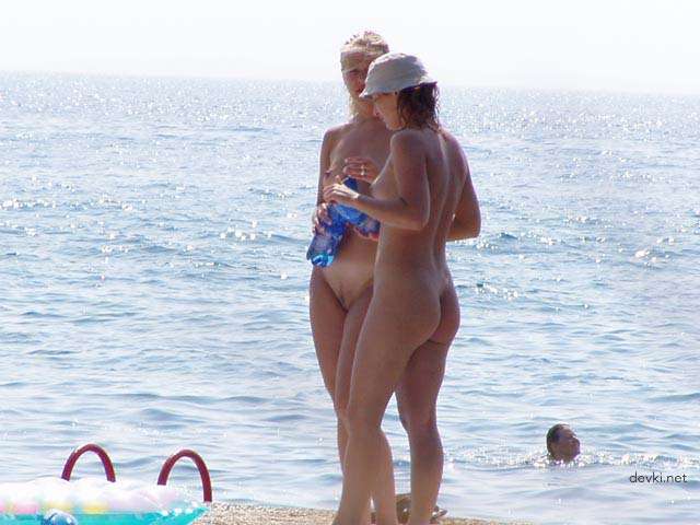 Private Nude Beach Photos: Amateur Nudists Sunbathing Explicitly