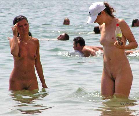 Private Nude Beach Photos: Amateur Nudists Sunbathing Explicitly