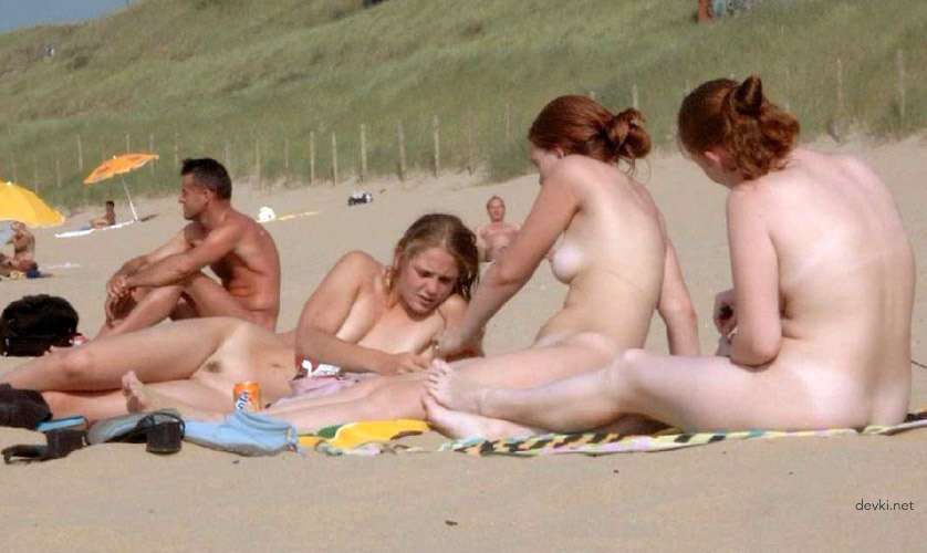 Private Nude Beach Photos: Amateur Nudists Sunbathing Explicitly