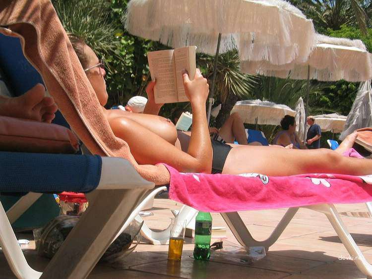 Private Nude Beach Photos: Amateur Nudists Sunbathing Explicitly