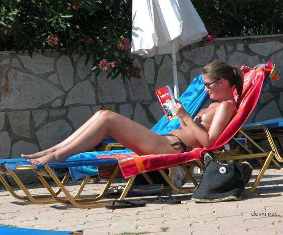 Private Nude Beach Photos: Amateur Nudists Sunbathing Explicitly
