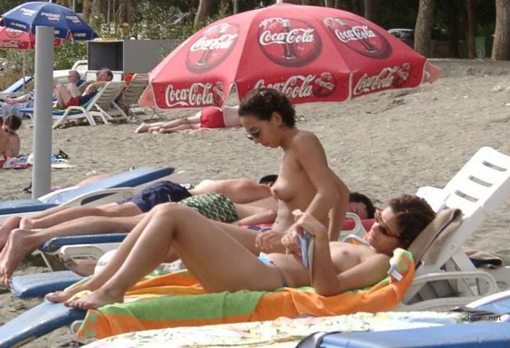 Private Nude Beach Photos: Amateur Nudists Sunbathing Explicitly
