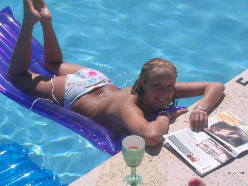 Private Nude Beach Photos: Amateur Nudists Sunbathing Explicitly