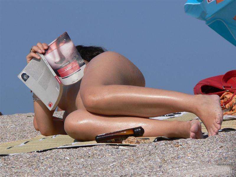 Private Nude Beach Photos: Amateur Nudists Sunbathing Explicitly