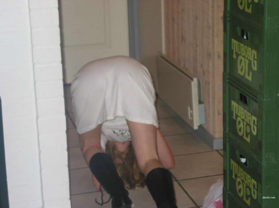 Explicit Amateur Girls Publicly Undressing - Hot Naked Babes Exposed