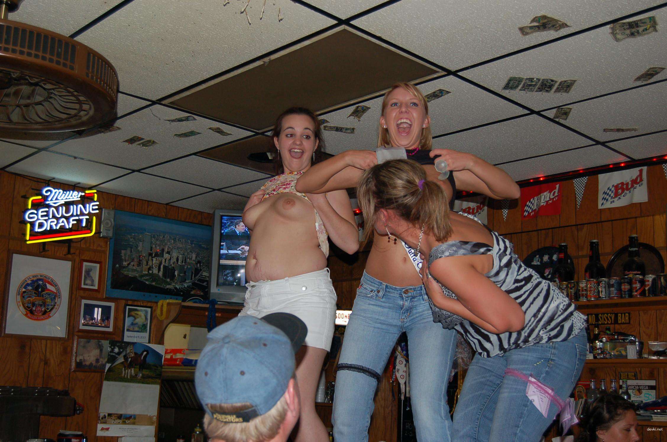 Explicit Amateur Girls Publicly Undressing - Hot Naked Babes Exposed