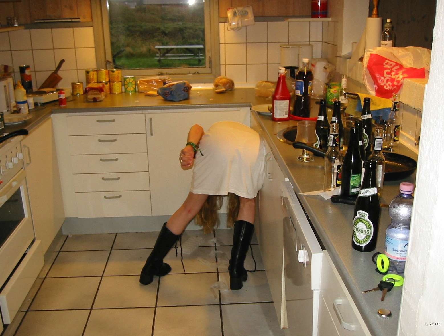 Explicit Amateur Girls Publicly Undressing - Hot Naked Babes Exposed