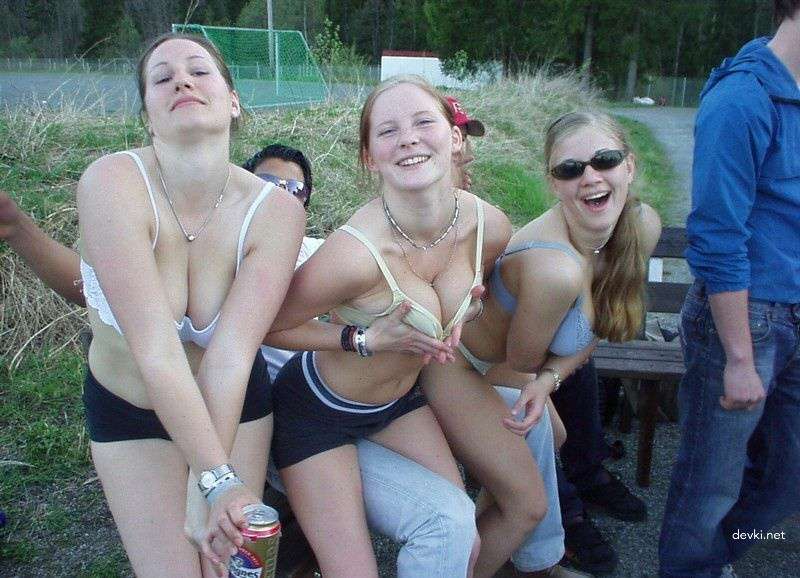 Explicit Amateur Girls Publicly Undressing - Hot Naked Babes Exposed