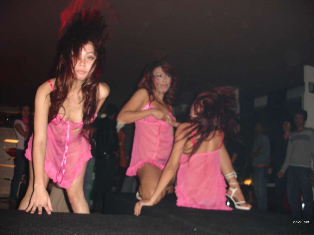 Wild Nude Girls at Drunken Parties: Explicit Amateur Photos