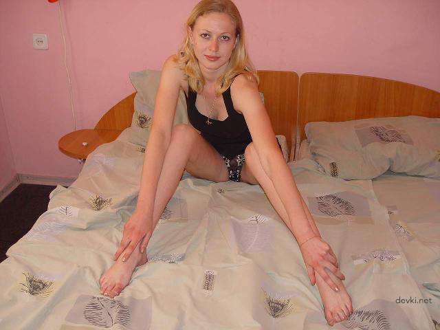 Private Erotic Amateur Photos of a Sweetheart - Explicit and Sensual Content