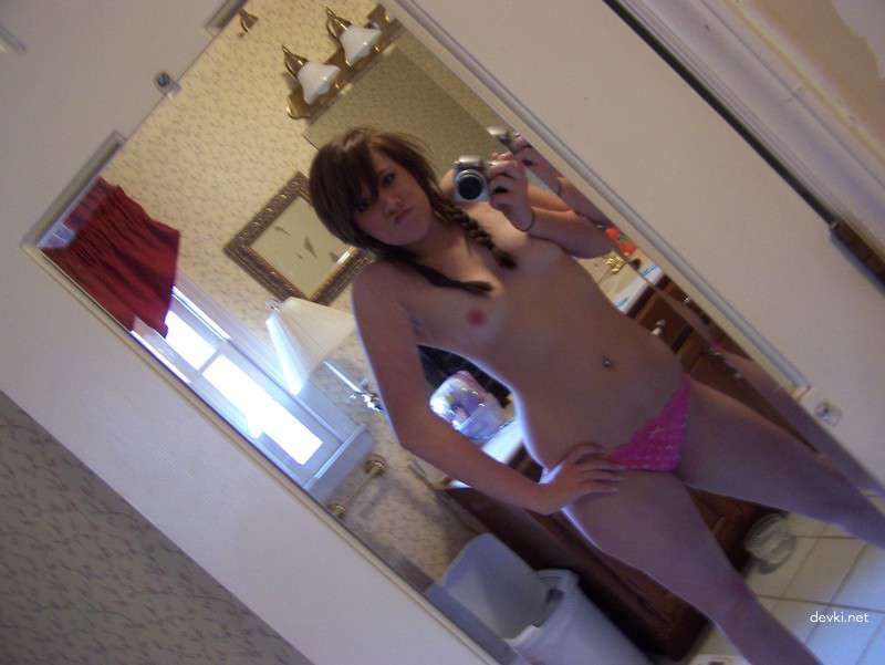 Explicit Amateur Nude Girls Posing - Private Photo Collection
