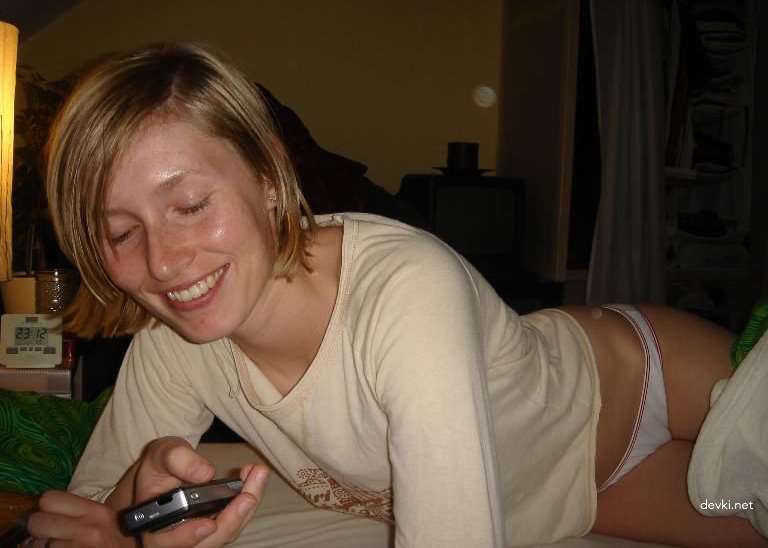 Explicit Amateur Nude Girls Posing - Private Photo Collection