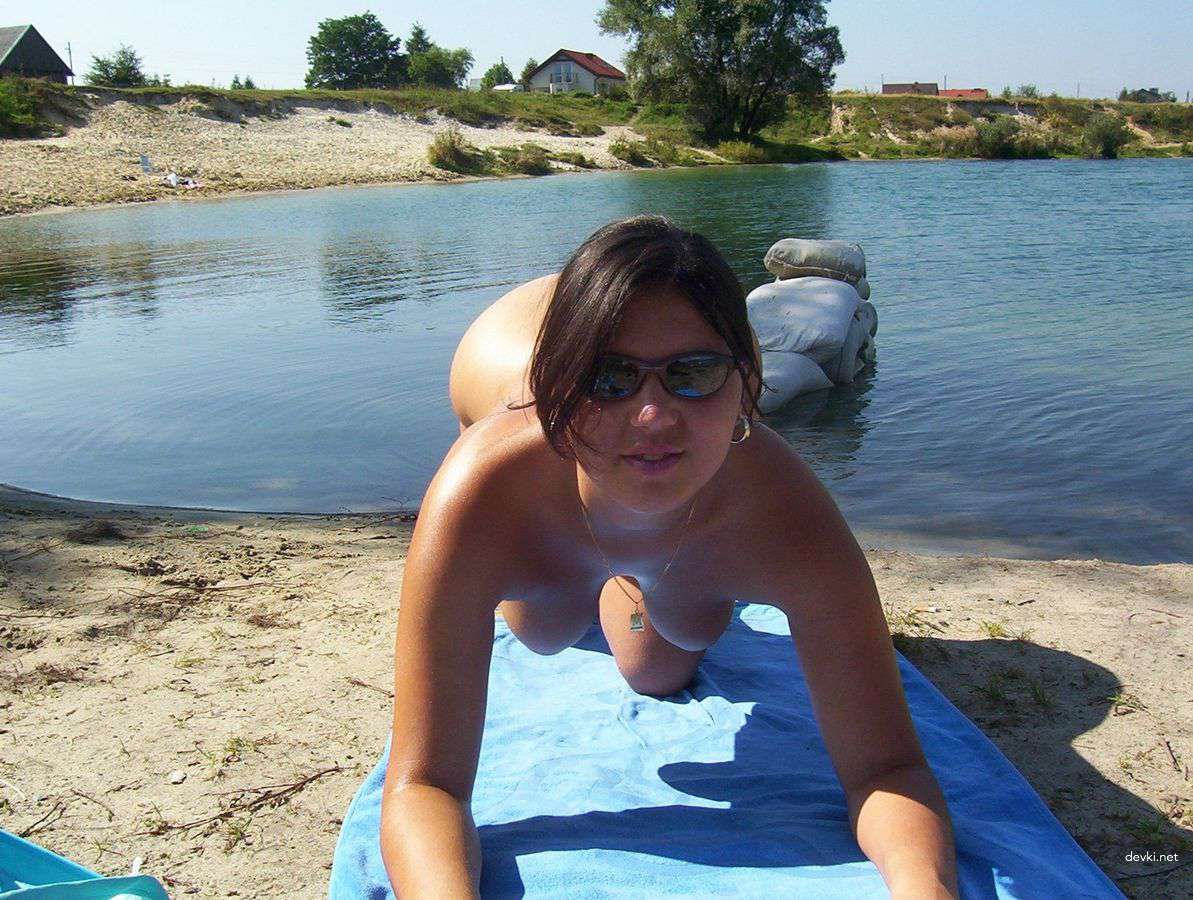 Curvy Girl Embraces Nudism: Amateur Explicit Photo Session