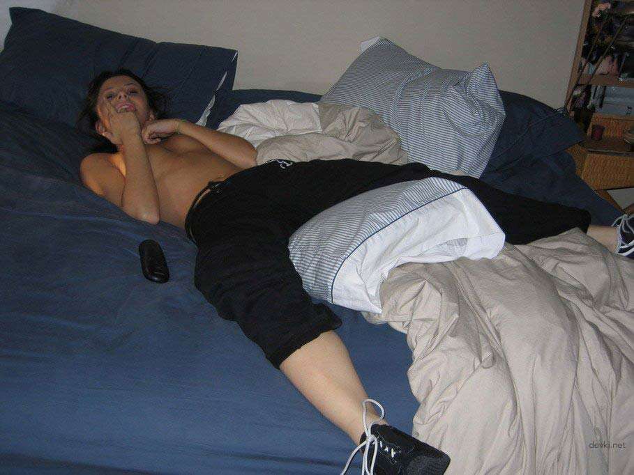 Hot Chick Gives Blowjob: XXX Oral Sex Action