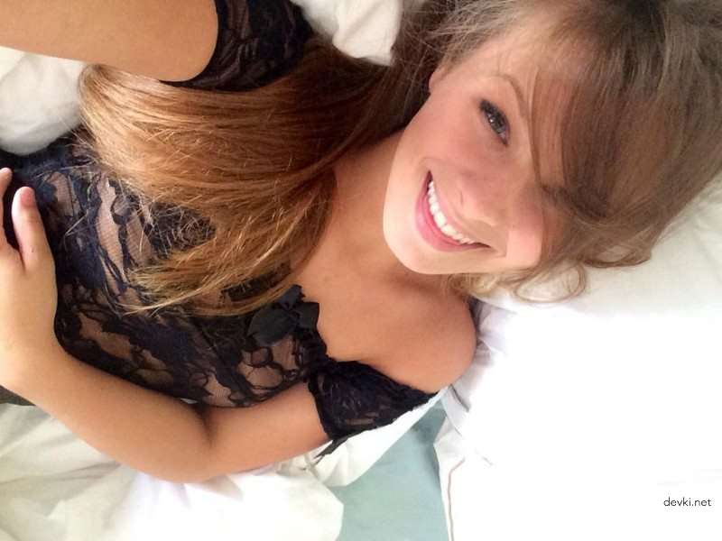 Private Photos of a Horny Girl: Explicit Amateur Pics for Adults