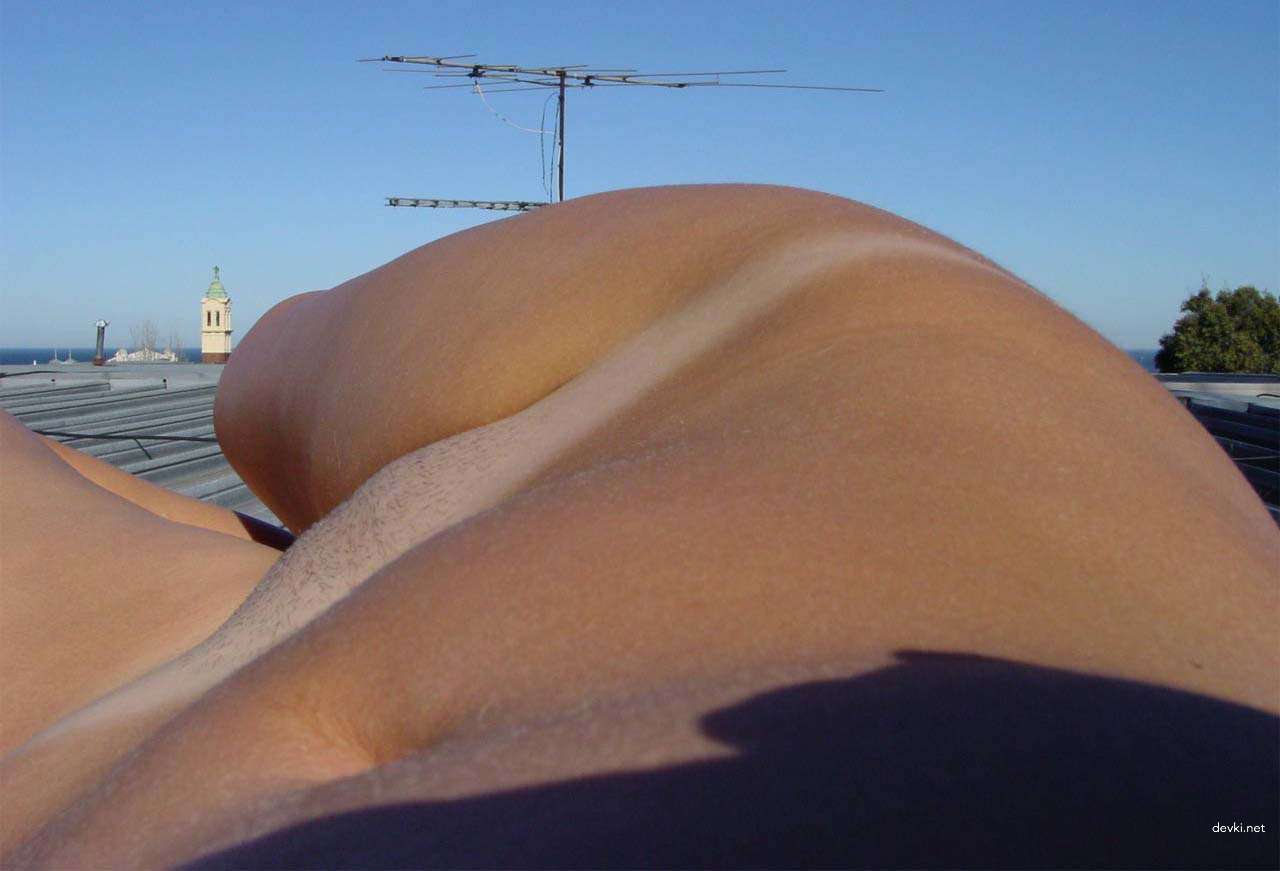 Sensual Amateur Erotica: Sexy Girl in Explicit Sex Photos