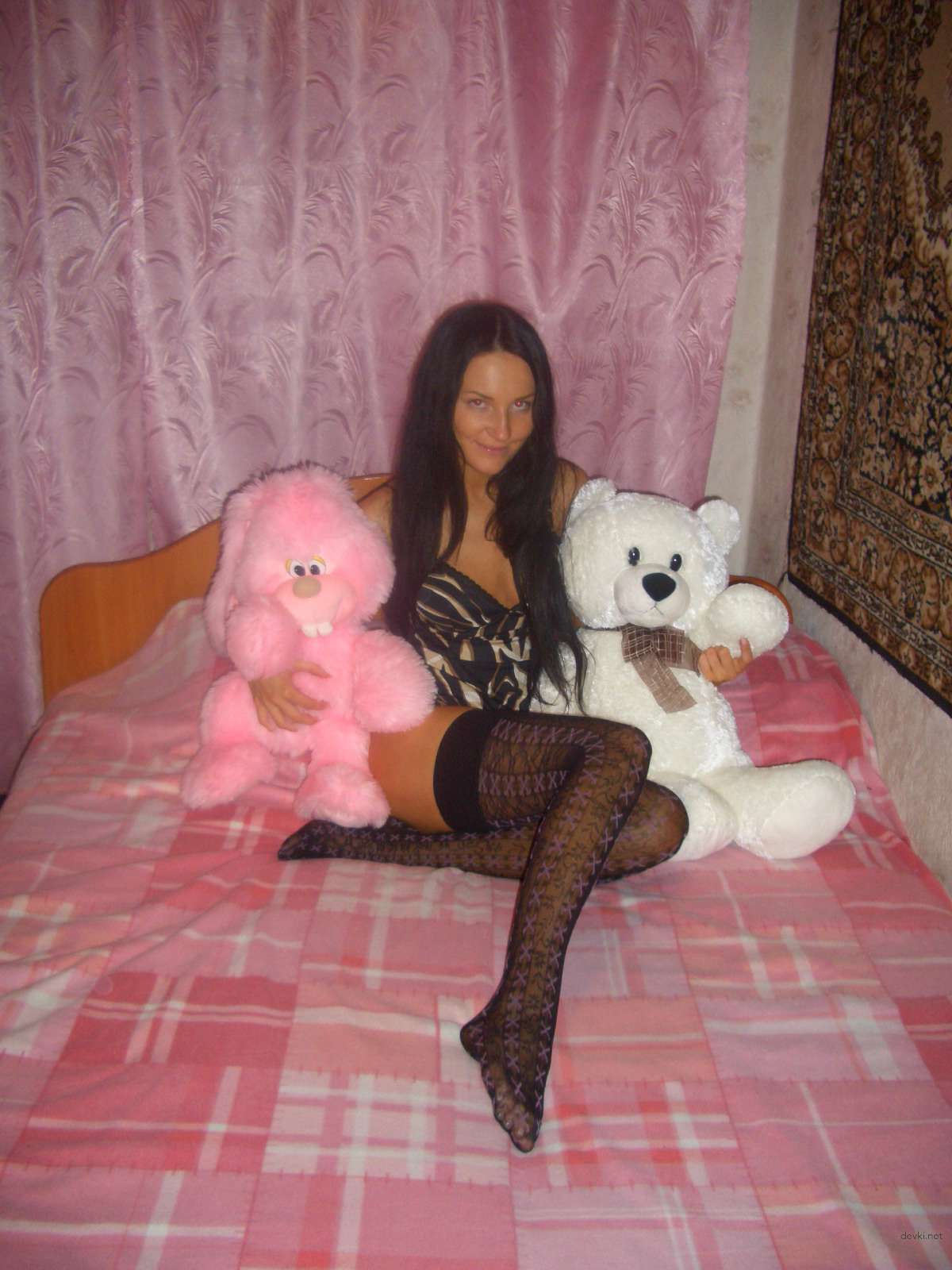 Amateur Topless Photo Shoot: Explicitly Sexy Poses